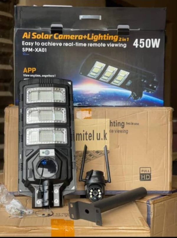 Solar Streetlight with Inbuilt 4G PTZ Solar Camera